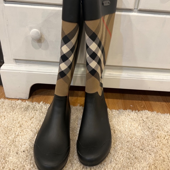 Burberry Rain Boots - Picture 2 of 4